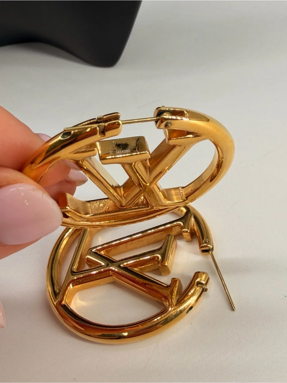 Louis Vuitton Louise Hoop Earrings Gold